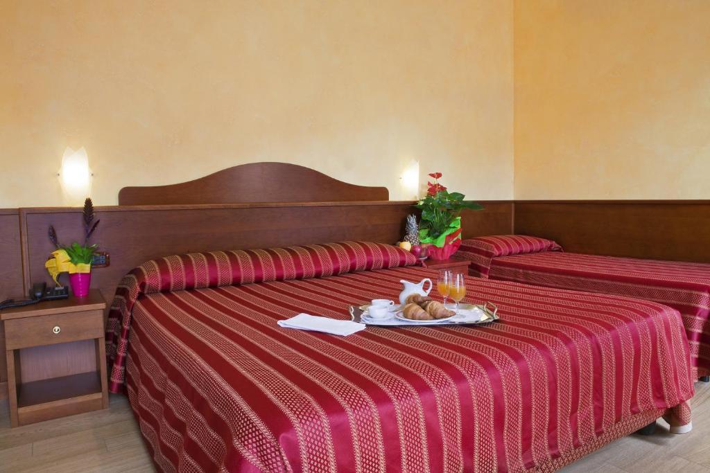 Hotel Baia Blu อาลัสซิโอ ภายนอก รูปภาพ